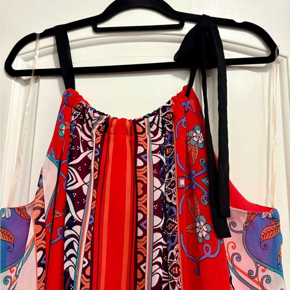 Vibrant Red Patterned Women's Top - Picture 2 of 6